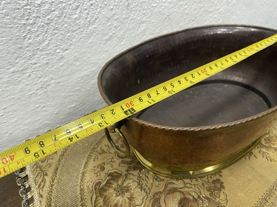 Кашпа меден овален съд с месингова основа Европа 1950 1970