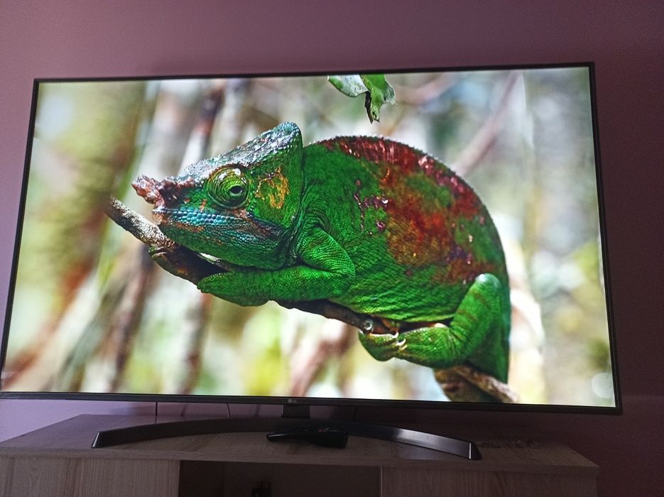 Телевизор очень огромный lg оригинал очень дешево!