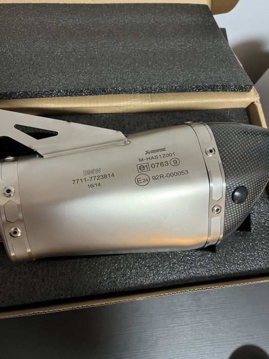 Akrapovic Carbon HP4 Slip On 65мм BMW/Yamaha/Honda/Kawasaki/Suzuki