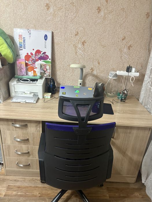 Продается рабочий стол+ стул