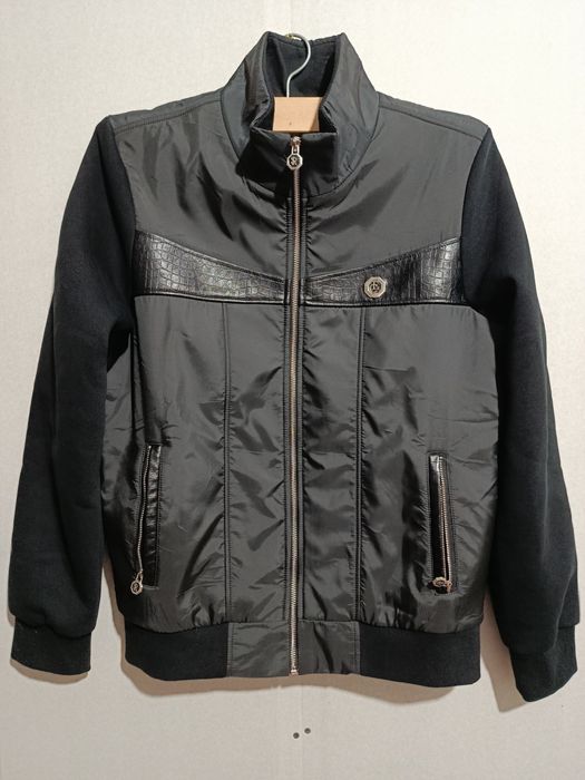 Диккат! Арзон нархда янги кийимлар сотилади