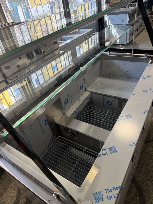 Хладилна витрина саладбар