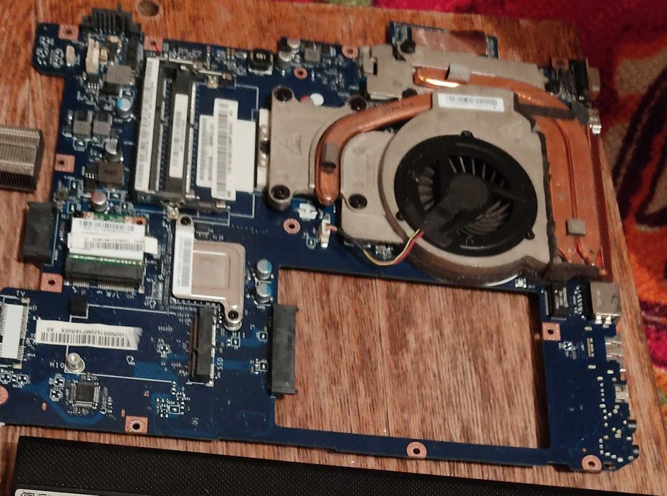 Материнская  плата