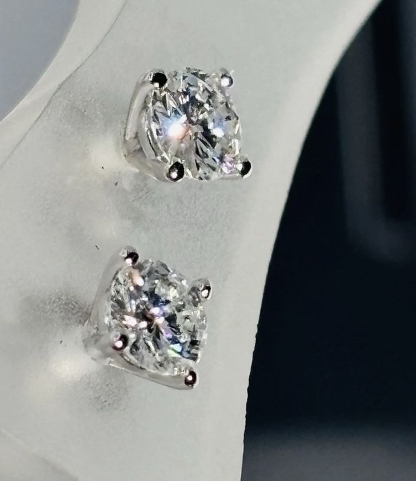 Серьги пусеты бриллианты