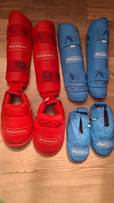 Футы и Перчатки для карате  Arawaza - WKF