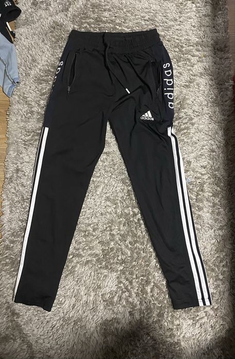 Compleu adidas nou mărimea M