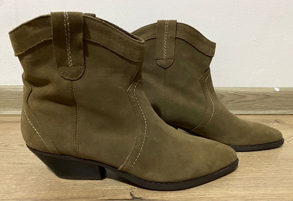 Ghete Ciocate Pull&Bear – Piele Întoarsă – Noi fără etichetă – Mărimea 35