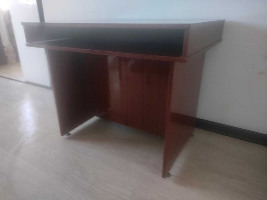 продаю письменный стол двухсторонний