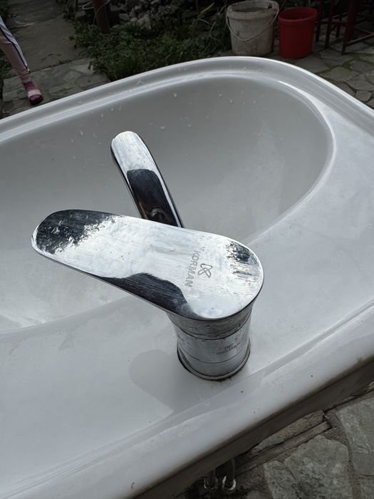 Chiuveta baie cu baterie si furtune