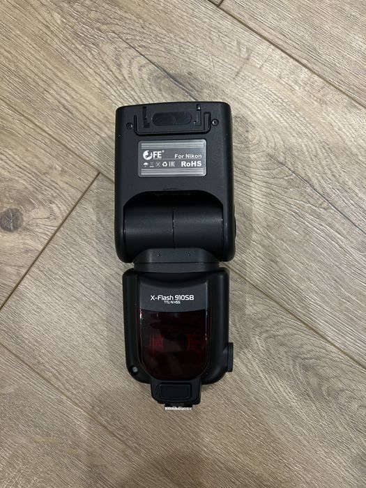 Вспышка FE 910 Nikon