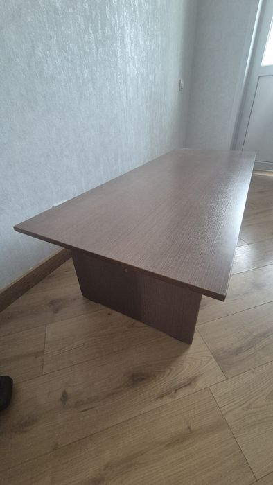 Продам стол не большой столик
