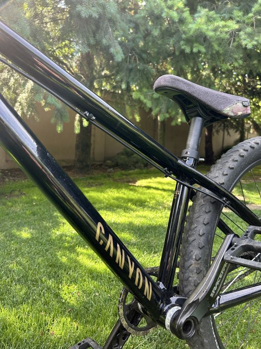 Canyon sitched 350 dirt jumper