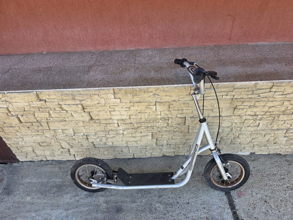 Biciclete el fara pedale si trotinete