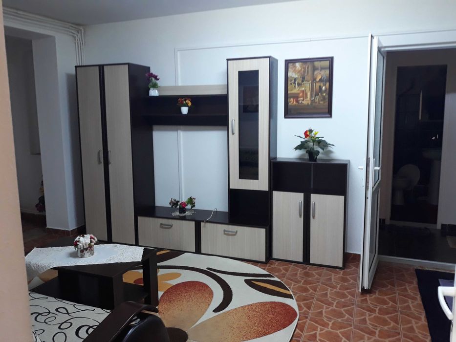 dau in chirie ap. 3 camere zona piata Somes-Spital Judetean Satu Mare