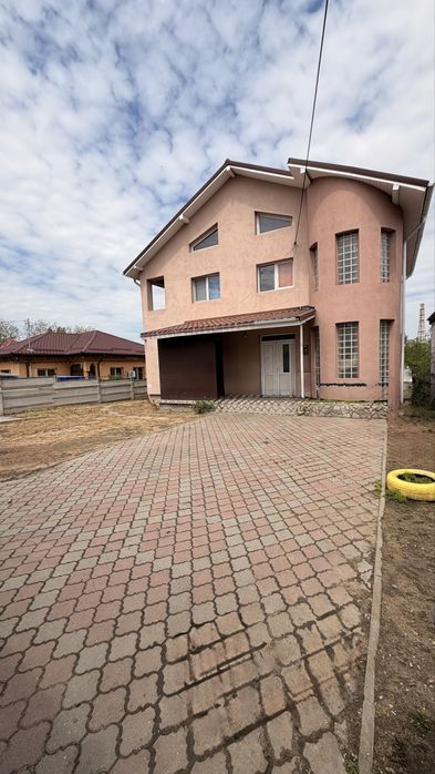 Casa S+P+1E si teren _ Bariera Vâlcii - Craiova