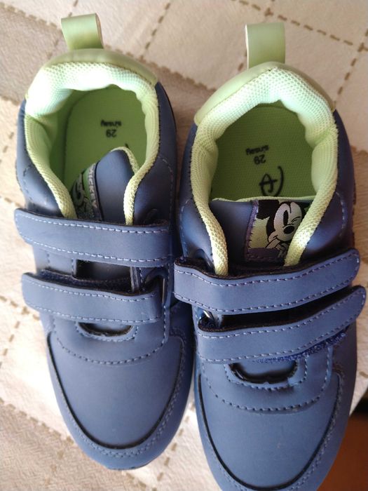 Нови маратонки Disney