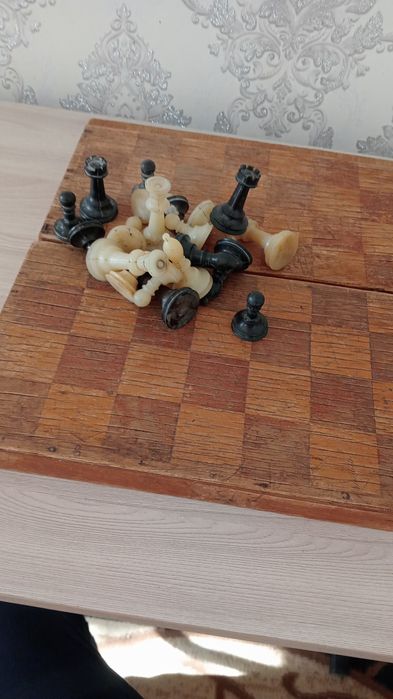 Шахматная доска с фигурками