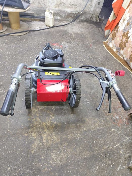 Самоходна косачка за голяма Трева !