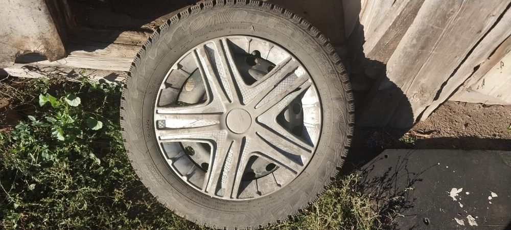 Продам зимнюю резину с дисками R15