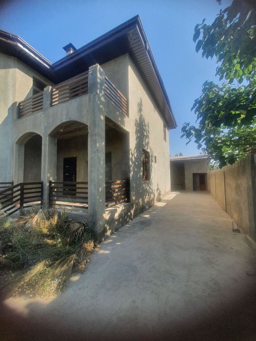 Ховли 2 каватли уй сотилади