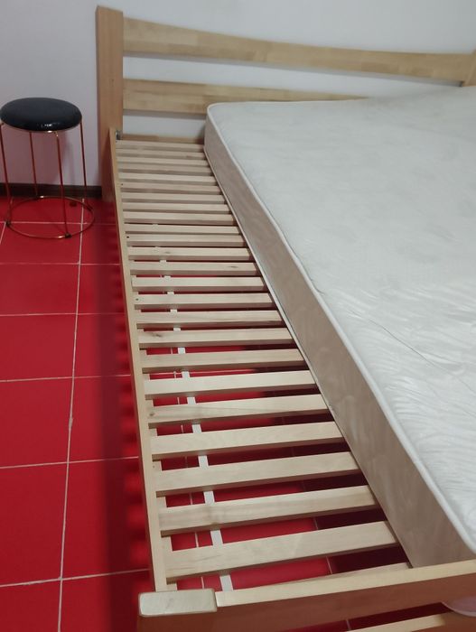 Двухспальная кровать