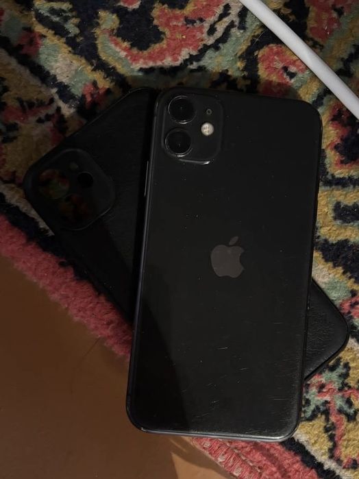 Продаю Айфон11 64гб76% 50к торг есть