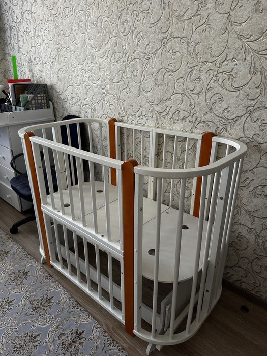Продается детская кровать с маятником