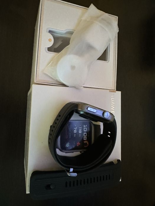 Smartwatch Huawei Watch D2, Black aluminum alloy Case, Black Fluoroelastomer Strap