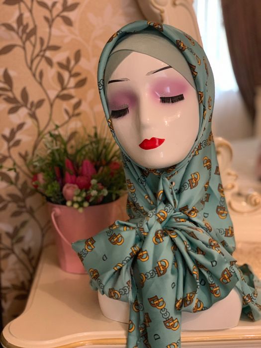 Голова манекена для платков и шапок