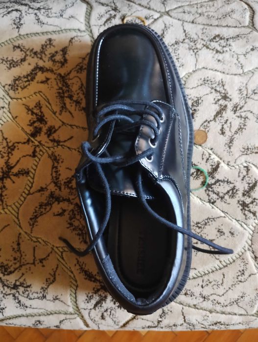 Продавам нови обувки