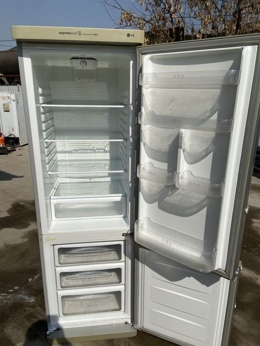 Холодильник рабочая доставка есть