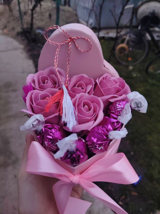 Martisor aranjament cutie