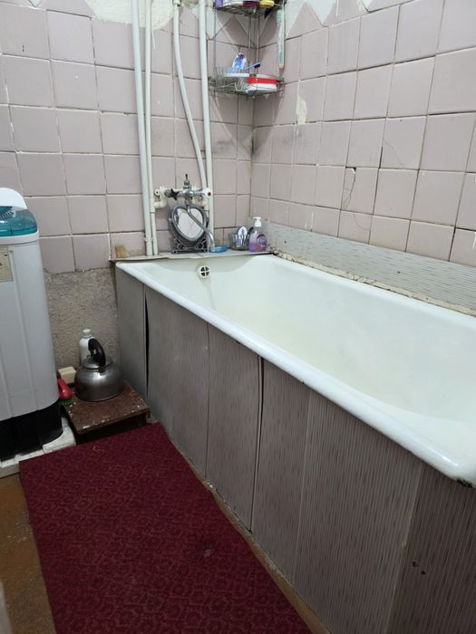 Uy sotiladi 3 xonali  narxi 30000
Angren shahar 9-musiqa m