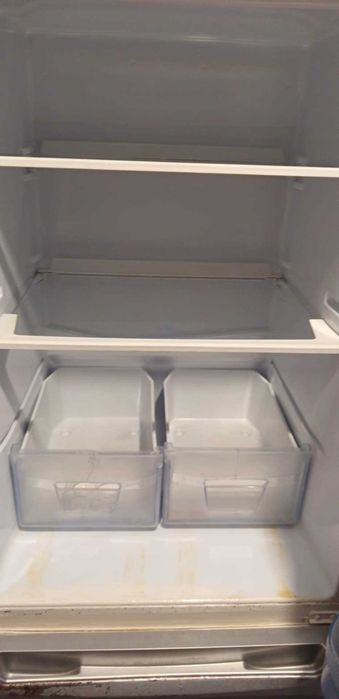 Хладилник със Фризер Indesit