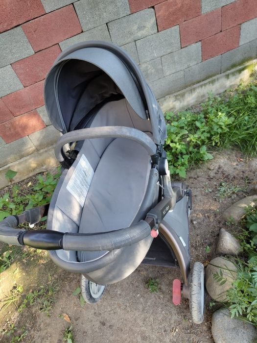 Продам коляску от 0-3 лет