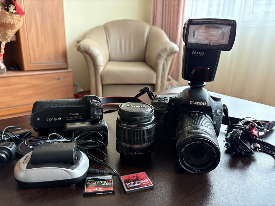 Продавам фото комплект Canon EOS 7D + аксесоари