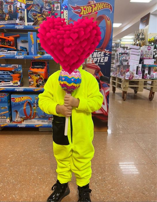 Продам яркий флисовый комбинзон