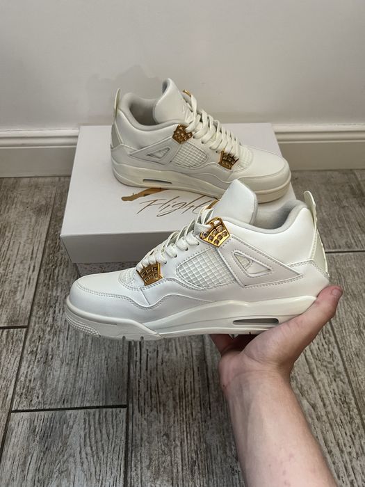 Jordan 4 Gold Metalic