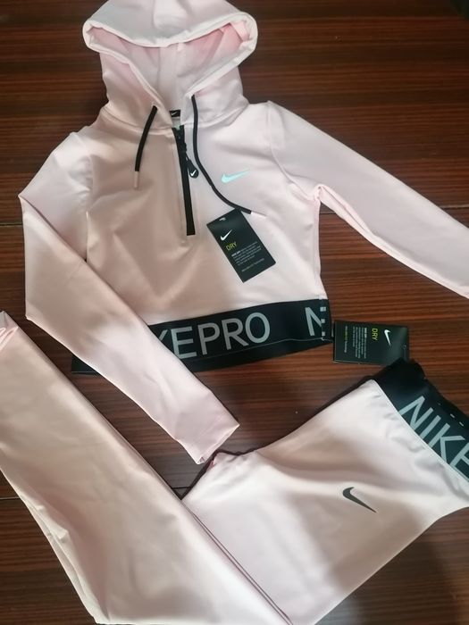 Nike дамски комплект