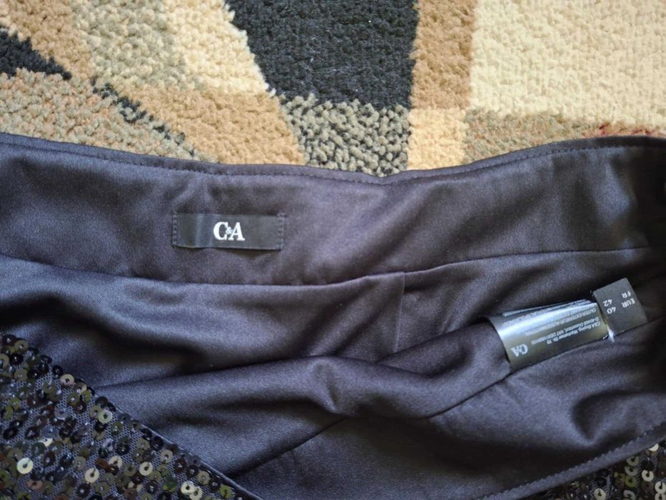 Fusta neagra cu paiete