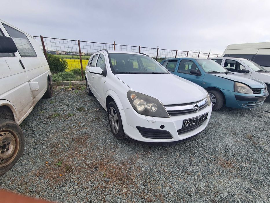 Dezmembram Opel Astra H