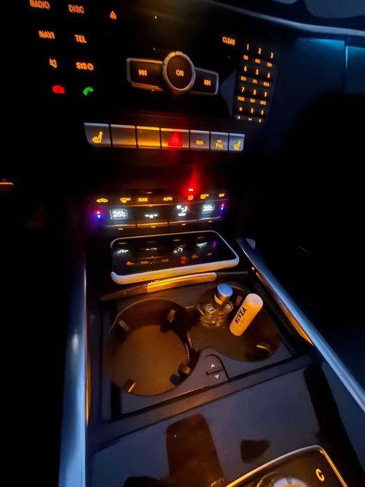 Гаранция! Нова Поставка за Чаши/Cup Holder за Mercedes-Benz W212 S212