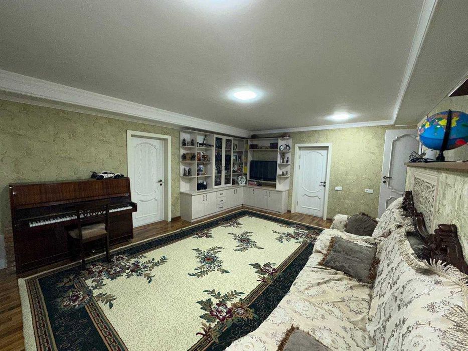 Продается квартира в массиве Хадра (80 + 170 кв.м.).