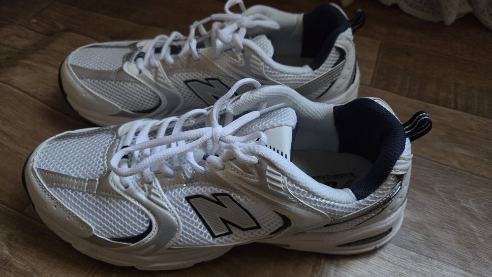 Кроссовки летние 42 размера новый