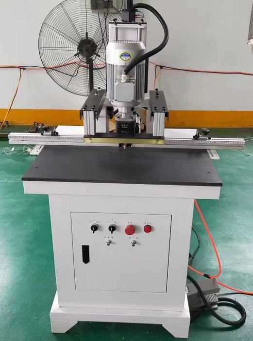 Пробивна машина за минификс сглобки - 4800 лв