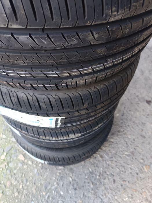 Нови летни гуми Good Year 245/4519цола
