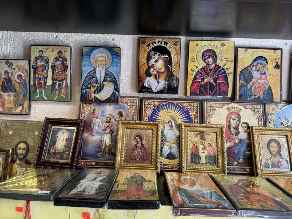 Икони ръчно изработени