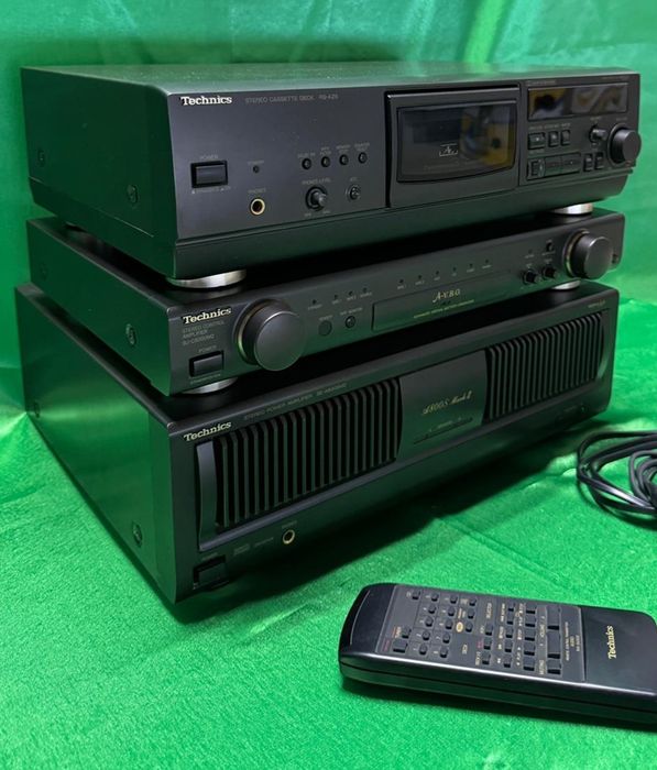 Linie audio Technics SE-A800MK2 , SU-C800MK2, RS-AZ6