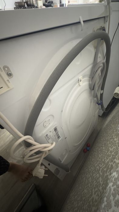 Продам стиральную машину indesit