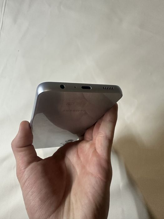 Продаю телефон Samsung A05 64 гб